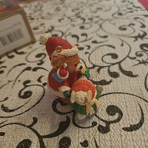 1999 Hallmark Keepsake Ornament - Picture 6 of 7